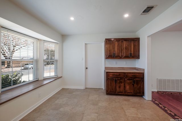 124 HENRY FORD DR, Schertz, TX 78154