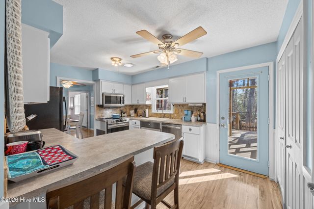 802 Black Swan Road, New Bern, NC 28560