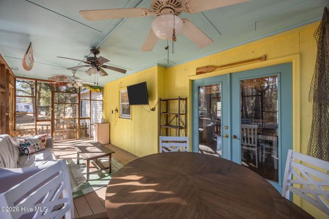 802 Black Swan Road, New Bern, NC 28560