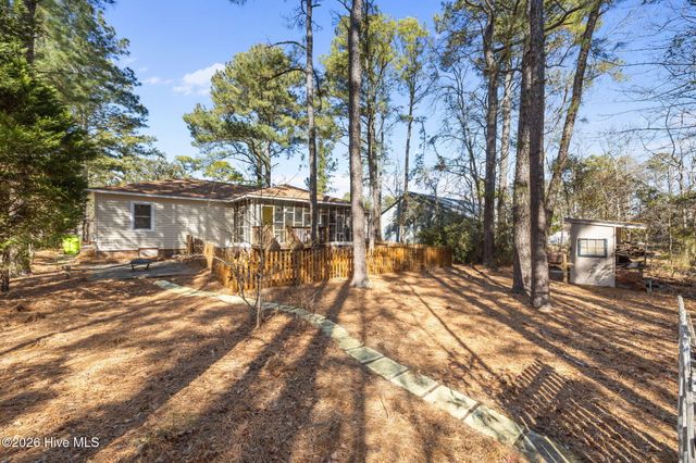 802 Black Swan Road, New Bern, NC 28560