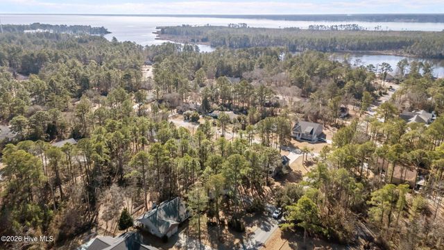 802 Black Swan Road, New Bern, NC 28560