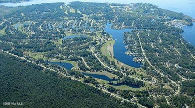 802 Black Swan Road, New Bern, NC 28560