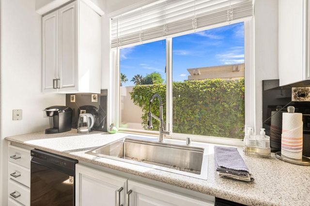 330 Gold Canyon Drive, Palm Desert, CA 92211