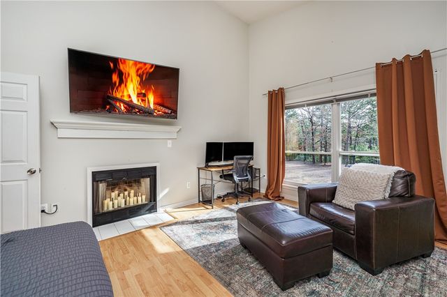 1 Drennon Drive, Eureka Springs, AR 72632