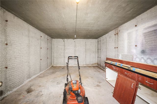 1 Drennon Drive, Eureka Springs, AR 72632