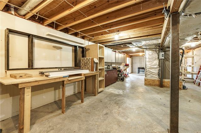 1 Drennon Drive, Eureka Springs, AR 72632