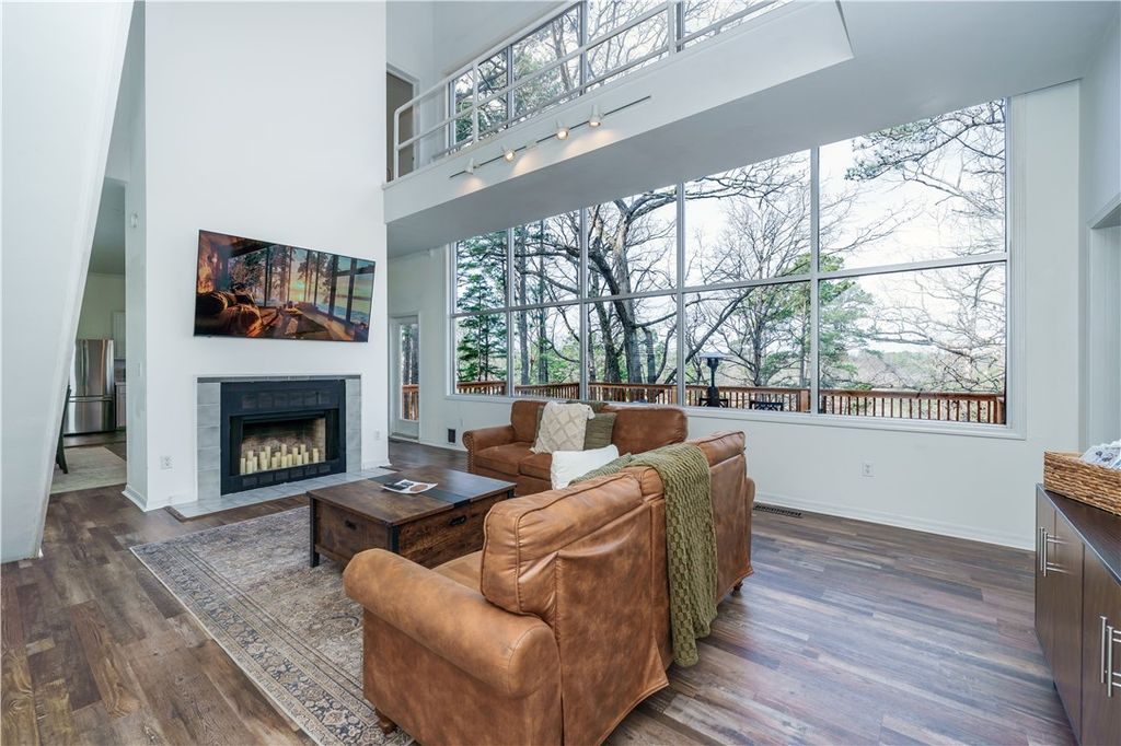 1 Drennon Drive, Eureka Springs, AR 72632