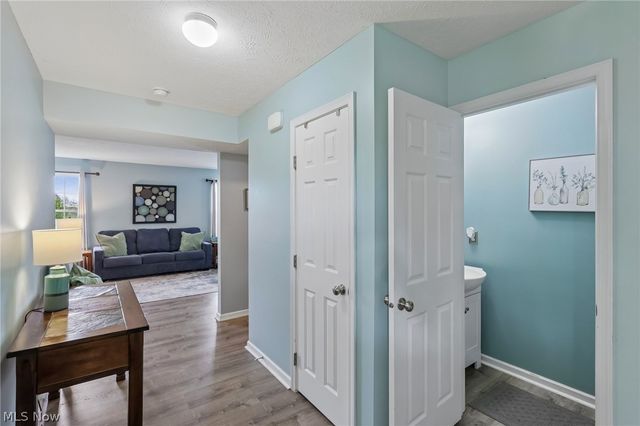 2721 Krska Place, Barberton, OH 44203