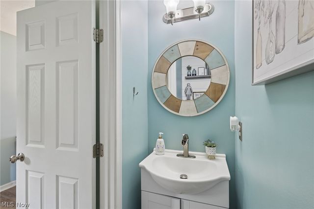2721 Krska Place, Barberton, OH 44203