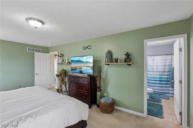 2721 Krska Place, Barberton, OH 44203