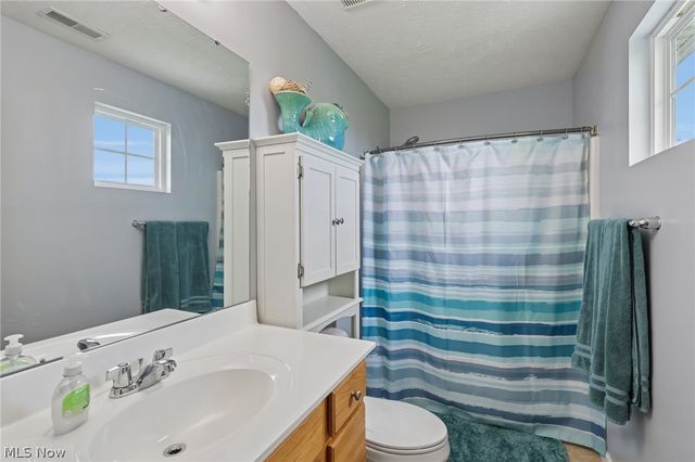 2721 Krska Place, Barberton, OH 44203