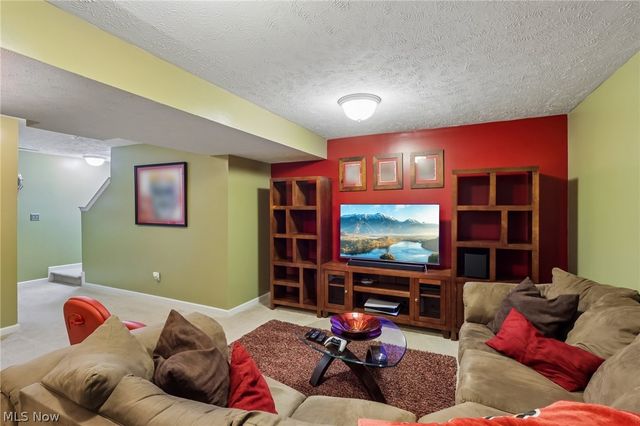 2721 Krska Place, Barberton, OH 44203