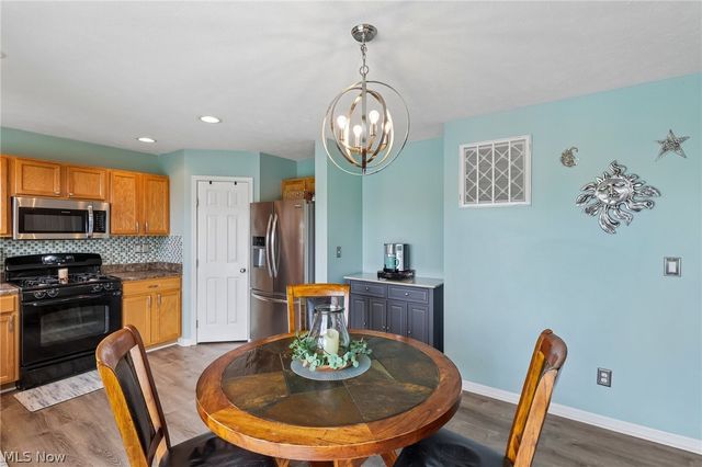2721 Krska Place, Barberton, OH 44203