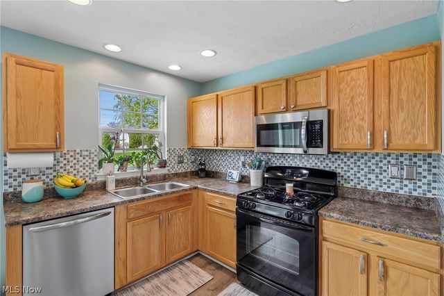 2721 Krska Place, Barberton, OH 44203