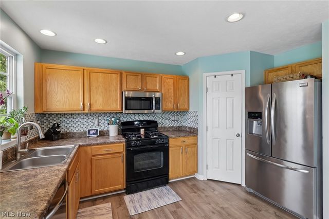 2721 Krska Place, Barberton, OH 44203