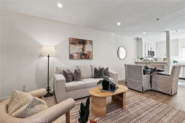 260 Victoria F2, Costa Mesa, CA 92627