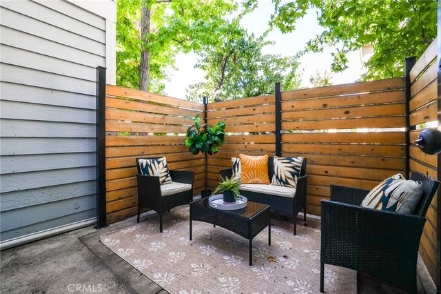 260 Victoria F2, Costa Mesa, CA 92627
