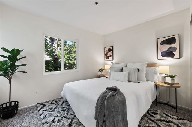 260 Victoria F2, Costa Mesa, CA 92627