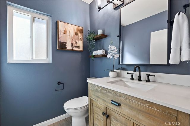 260 Victoria F2, Costa Mesa, CA 92627