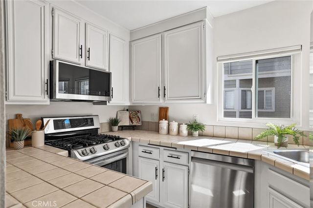 260 Victoria F2, Costa Mesa, CA 92627