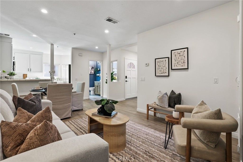260 Victoria F2, Costa Mesa, CA 92627