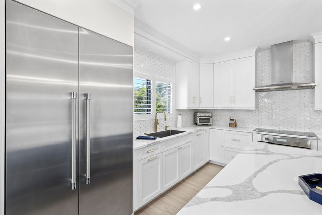 125 Marlin Drive, Ocean Ridge, FL 33435