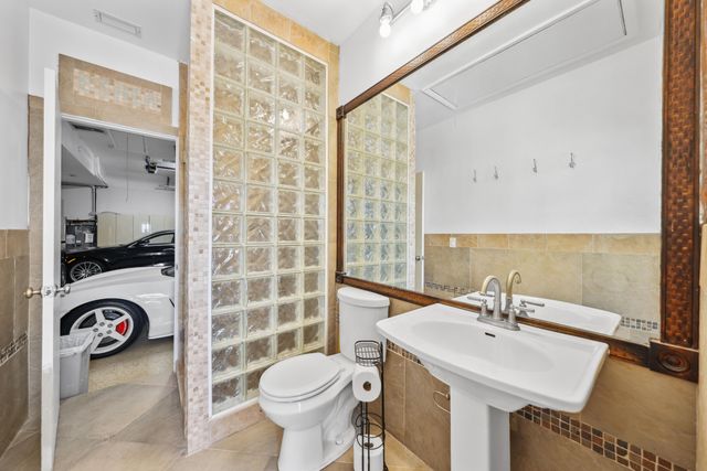 125 Marlin Drive, Ocean Ridge, FL 33435