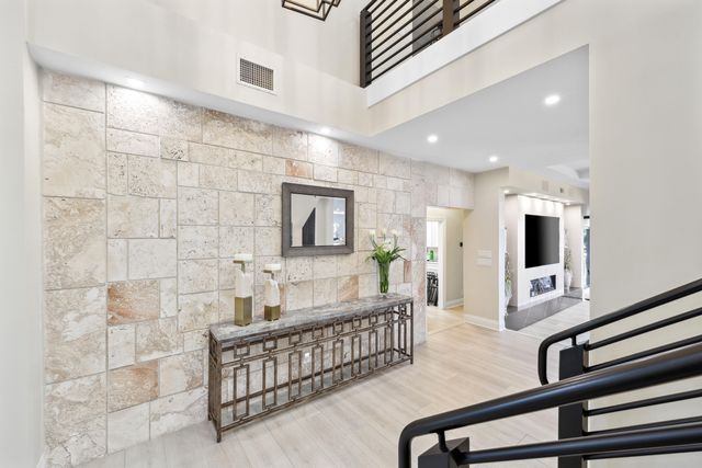 125 Marlin Drive, Ocean Ridge, FL 33435