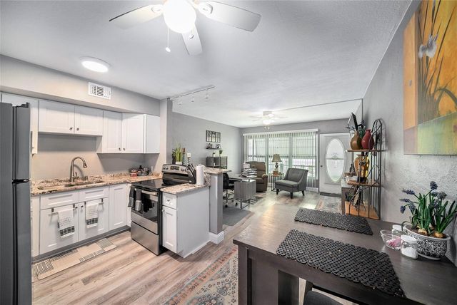 4071 55TH WAY N 1051, Kenneth City, FL 33709