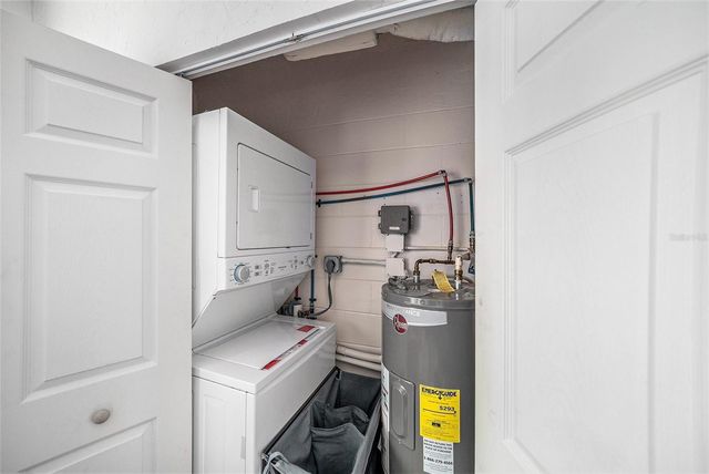 4071 55TH WAY N 1051, Kenneth City, FL 33709