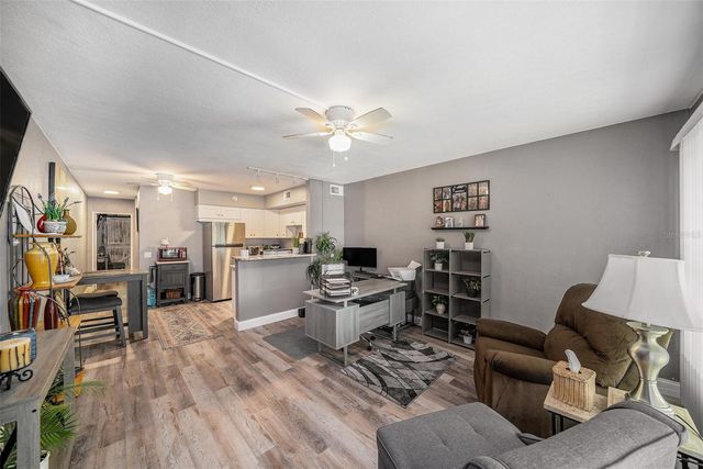 4071 55TH WAY N 1051, Kenneth City, FL 33709