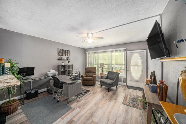 4071 55TH WAY N 1051, Kenneth City, FL 33709