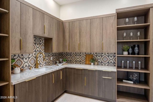 7101 E BELMONT Avenue, Paradise Valley, AZ 85253