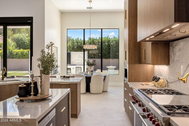 7101 E BELMONT Avenue, Paradise Valley, AZ 85253