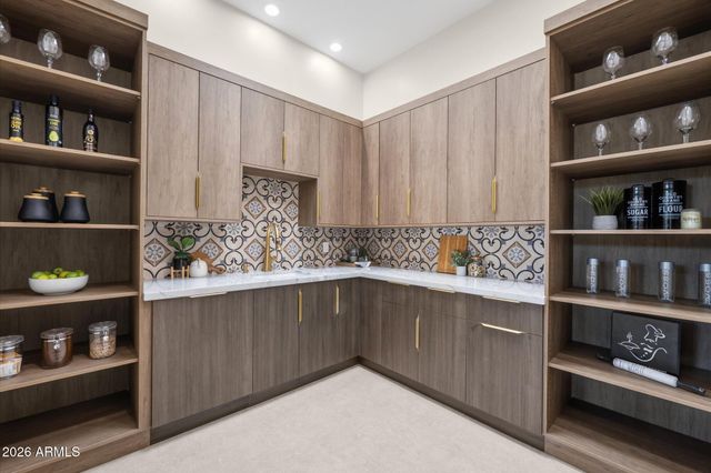 7101 E BELMONT Avenue, Paradise Valley, AZ 85253