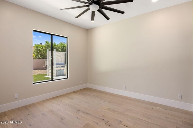 7101 E BELMONT Avenue, Paradise Valley, AZ 85253
