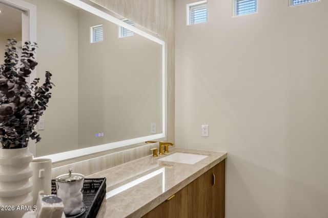 7101 E BELMONT Avenue, Paradise Valley, AZ 85253