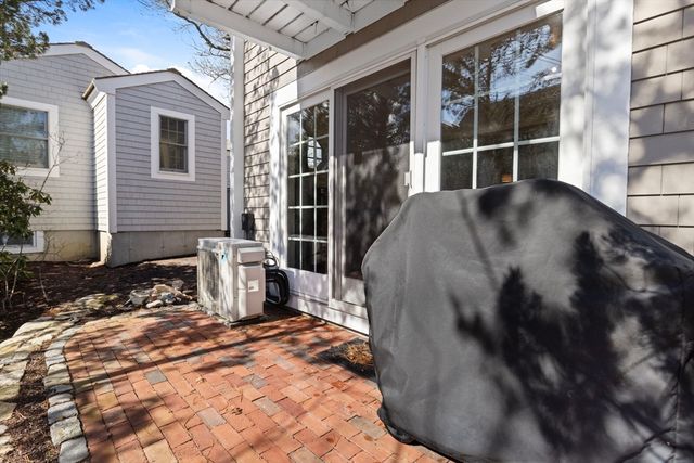 4 Hyannis Point Rd 4, Mashpee, MA 02649