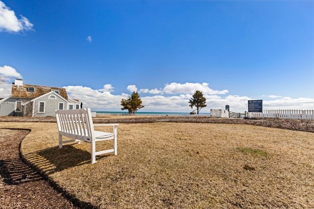 4 Hyannis Point Rd 4, Mashpee, MA 02649