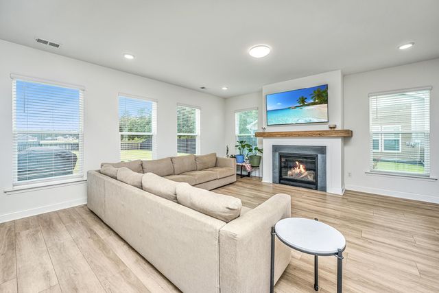 134 Darby Meadow Lane, Ridgeville, SC 29472