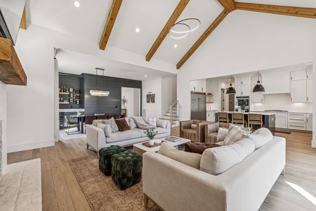 2246 Brakeman Ln, Thompsons Station, TN 37179