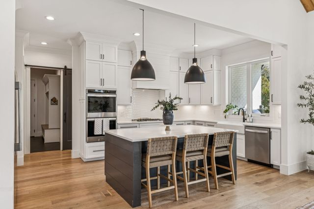 2246 Brakeman Ln, Thompsons Station, TN 37179