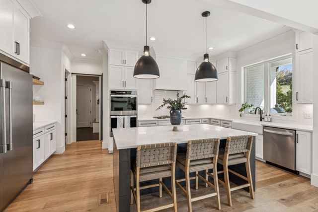 2246 Brakeman Ln, Thompsons Station, TN 37179