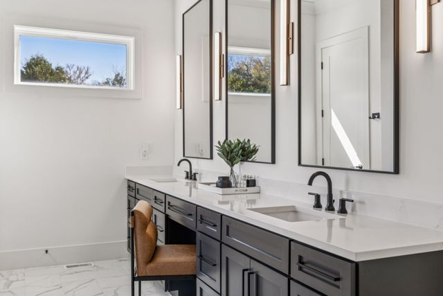 2246 Brakeman Ln, Thompsons Station, TN 37179