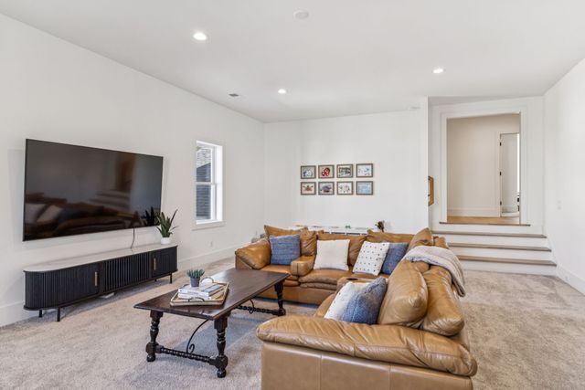 2246 Brakeman Ln, Thompsons Station, TN 37179