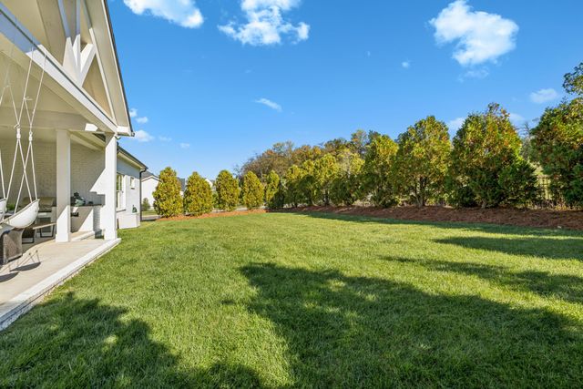 2246 Brakeman Ln, Thompsons Station, TN 37179