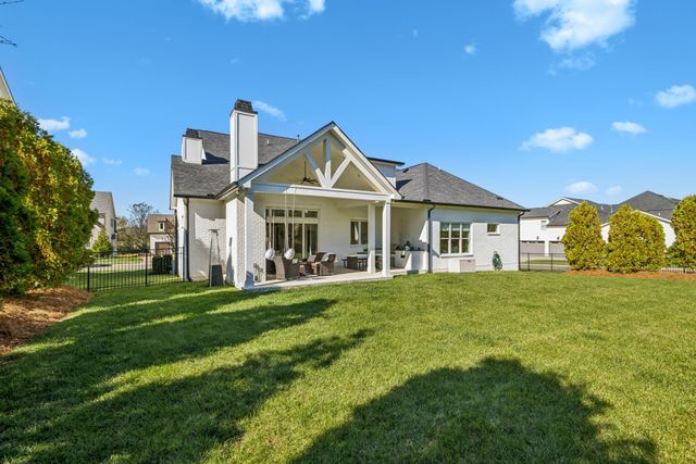 2246 Brakeman Ln, Thompsons Station, TN 37179