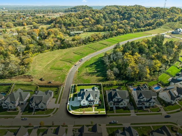 2246 Brakeman Ln, Thompsons Station, TN 37179