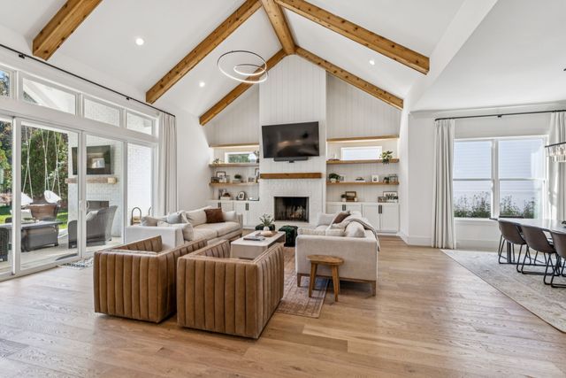 2246 Brakeman Ln, Thompsons Station, TN 37179