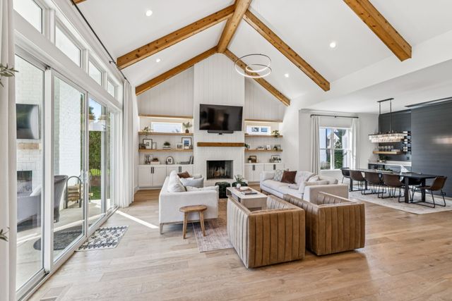 2246 Brakeman Ln, Thompsons Station, TN 37179